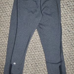 Lululemon cropped leggings. Size 4 static gray colorway.